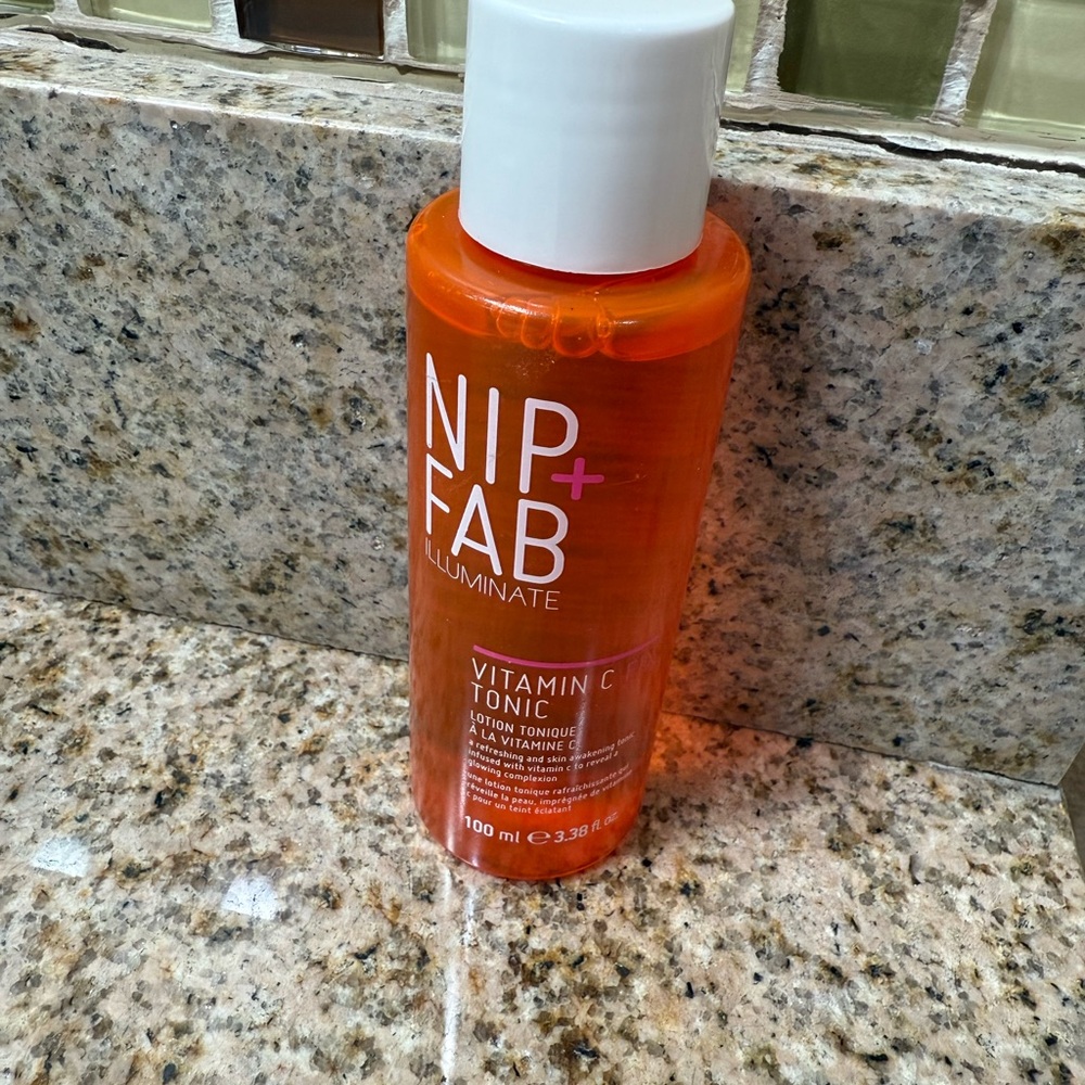 NIP+FAB Vitamin C Illuminate Tonic